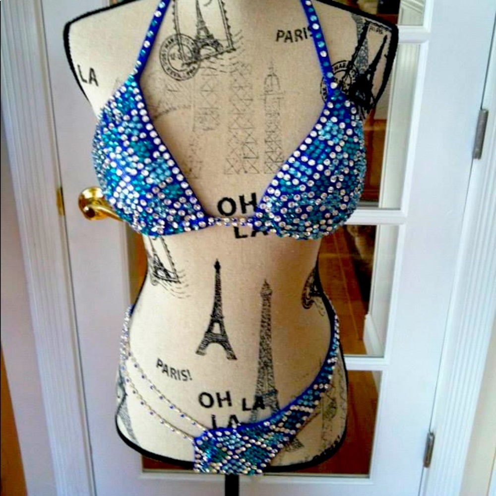 Dark blue completely stoned Figure suit.
